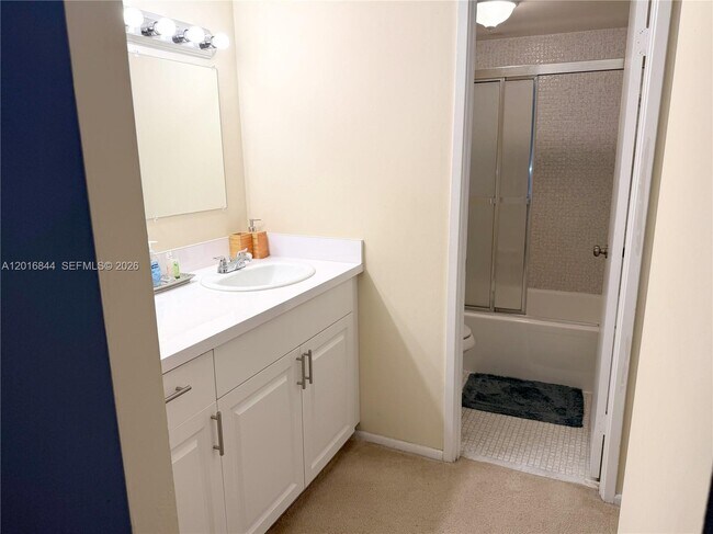 Building Photo - 1301 NE Miami Gardens Dr