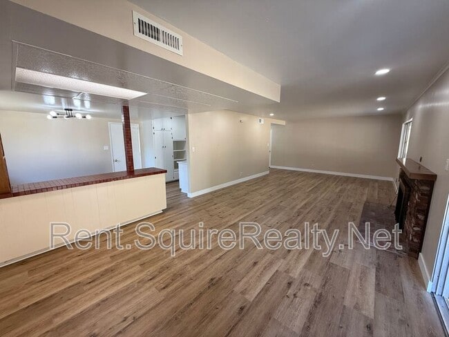 Building Photo - 1124 N Old Mill Rd