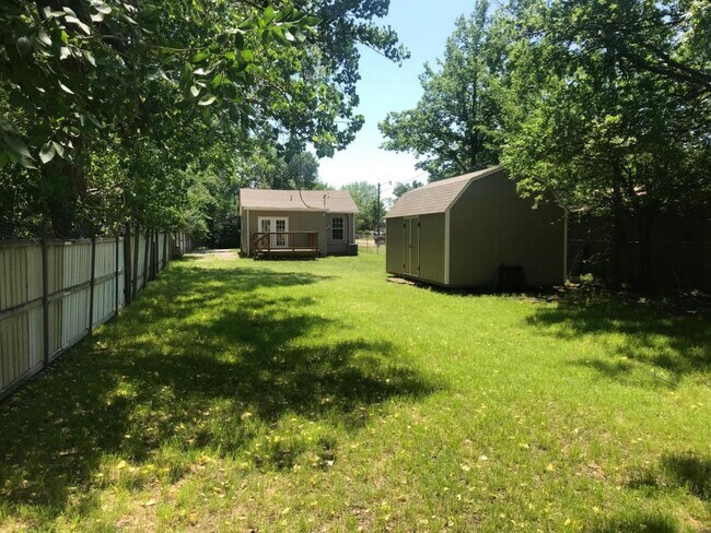 Building Photo - 6811 NW 49th St