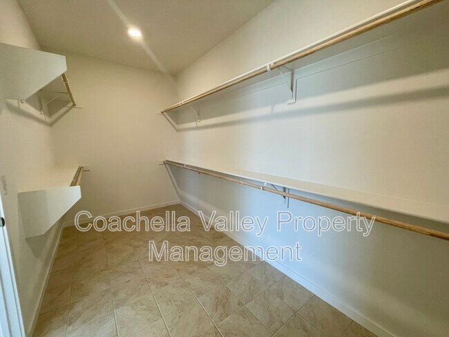 Building Photo - 11611 S Crescent St