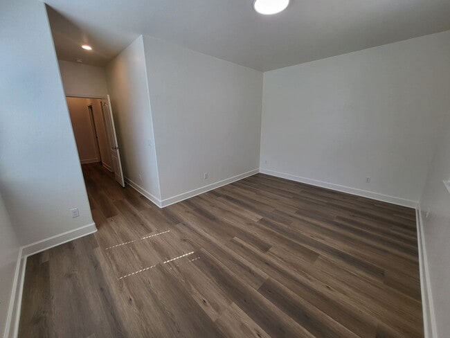 Building Photo - 1147 Lahontan Dr
