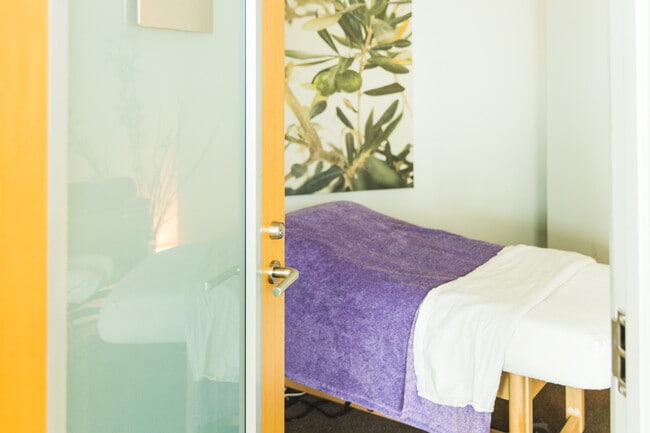 Building Photo - 841 S Gaines St