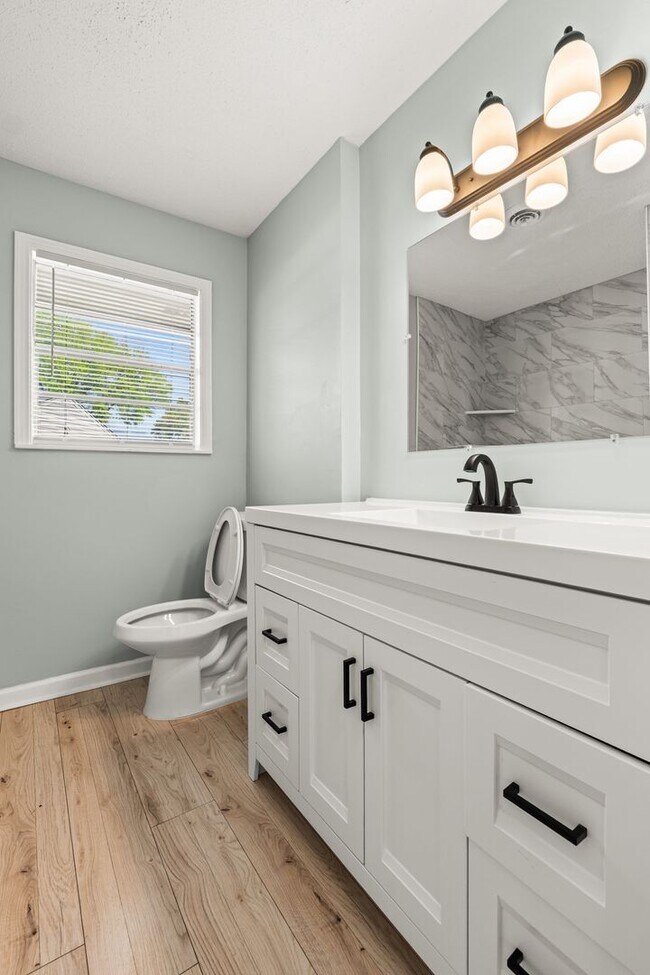 Building Photo - Fully Renovated Whitehaven Gem - Open To Section 8