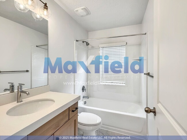 Building Photo - LEASE SPECIAL $100 OFF (First 3 Months) Town House 3BD 2.5BTH 2GAR - SPANISH FORK
