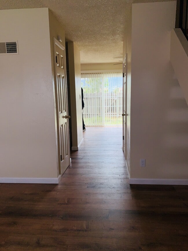 Building Photo - 110 Buena Vista Pl