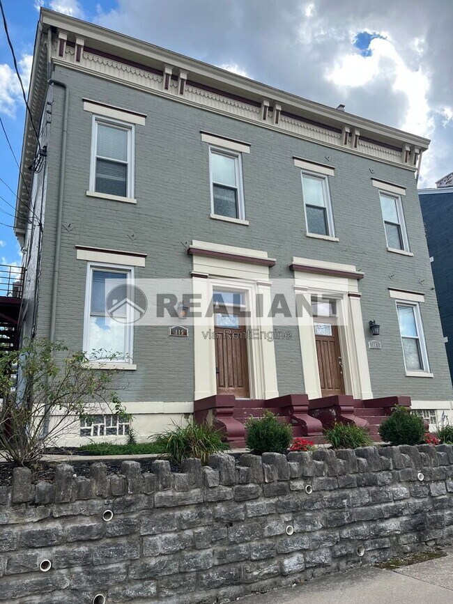 Building Photo - 115 E 8th St