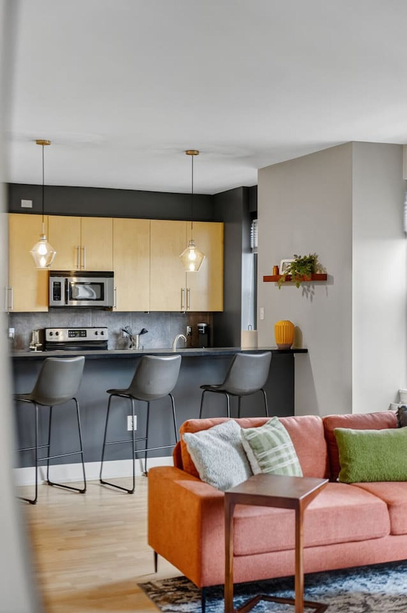 Building Photo - 400 Walnut St