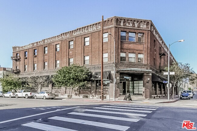 Primary Photo - 215 S Santa Fe Ave