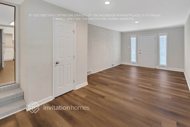 Building Photo - 7112 David Ave