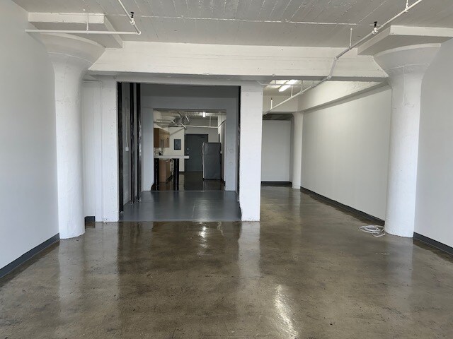 Building Photo - 1308 Factory Pl