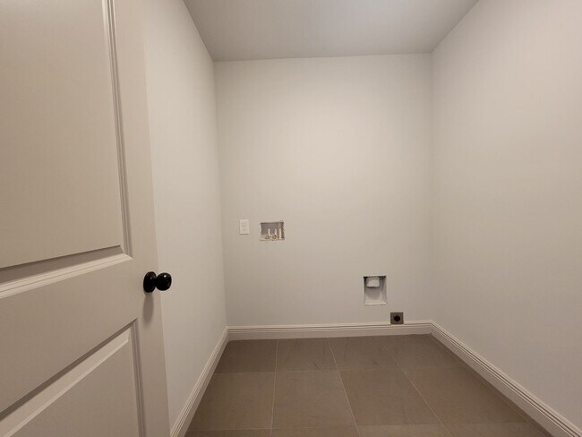 Building Photo - Build to Rent 4 Bdrm Lake Access - Open Ho...