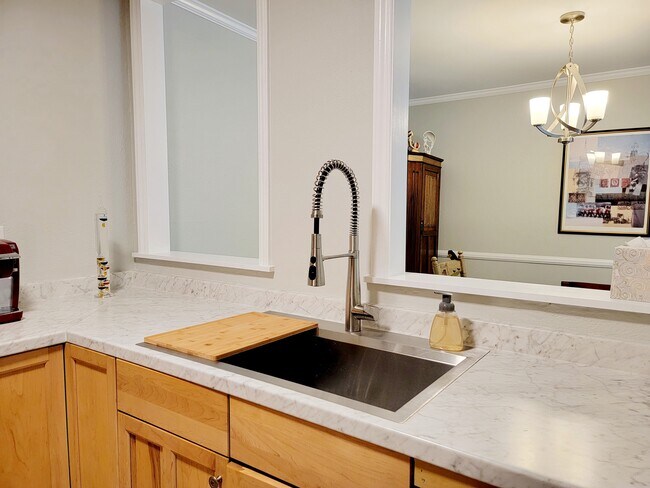 Building Photo - 500 Umstead Dr