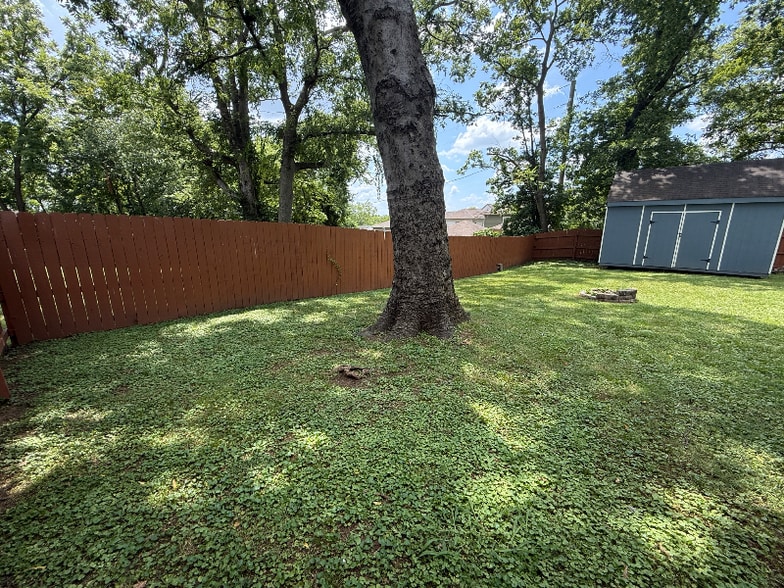 Building Photo - 1326 Pennock Ave