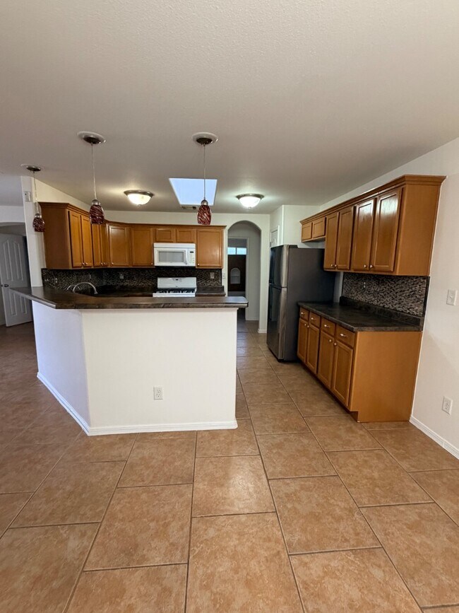 Building Photo - 6289 Cosecha Luna Cir