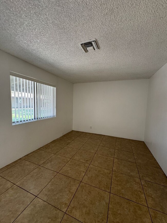 Building Photo - 2819 E Fort Lowell Rd