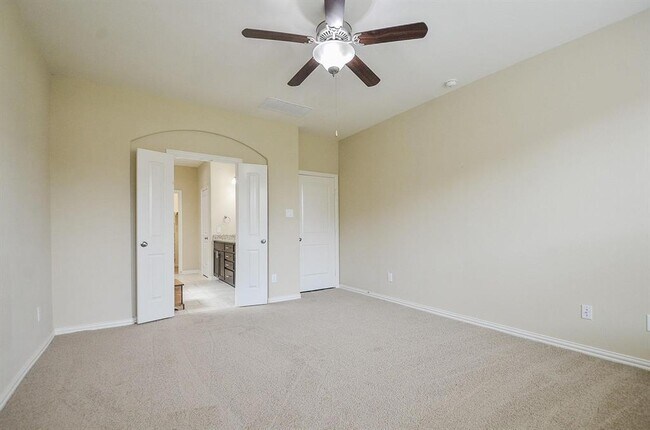 Building Photo - 6523 Point Hollow Ln