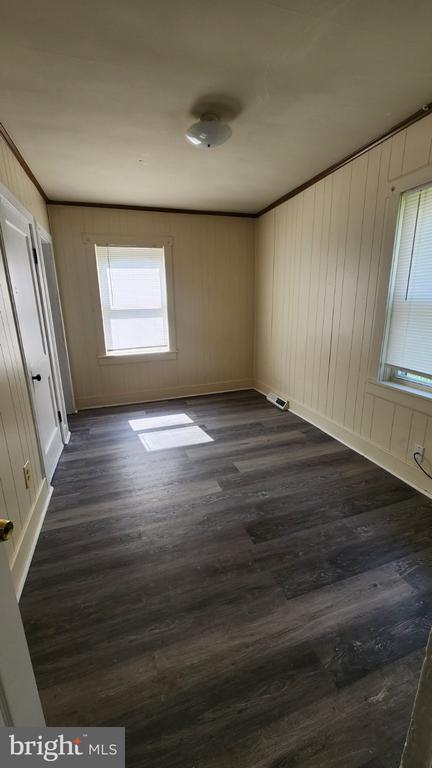 Building Photo - 397 Oriole Ave
