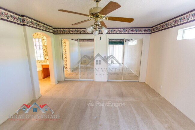 Building Photo - 10864 E Lindner Ave