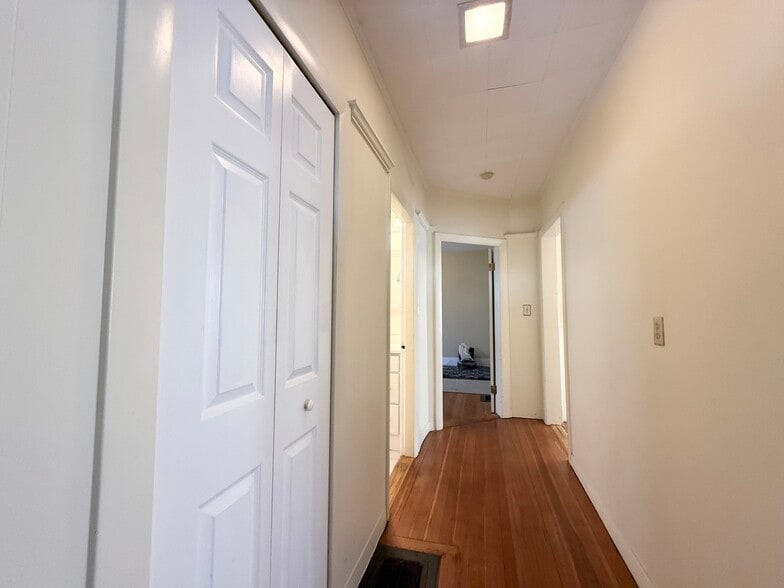 Building Photo - 53 Litchfield St