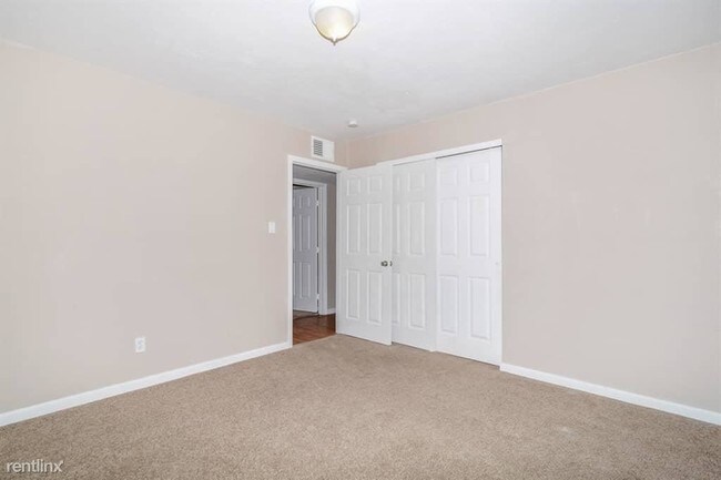Building Photo - 3 br, 2 bath House - 5610 West Roma Avenue