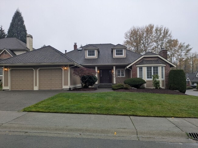 Building Photo - Gorgeous 3 Bedroom • 2.5 Bath Home Recently Remodeled and Ready for you!