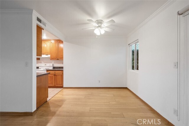 Building Photo - 5412 Lindley Ave