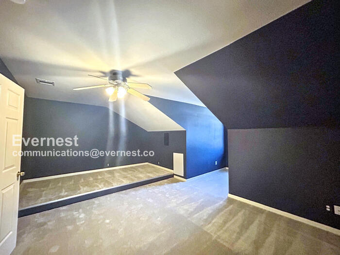 Building Photo - 2422 Cadara Woods