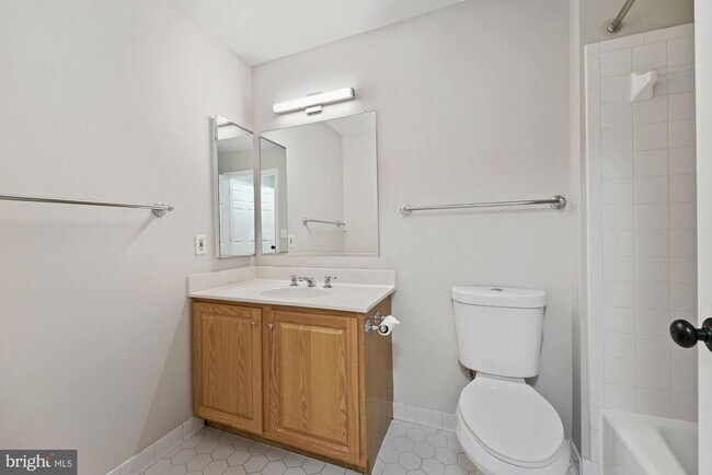 Building Photo - 5108 Warren Pl NW