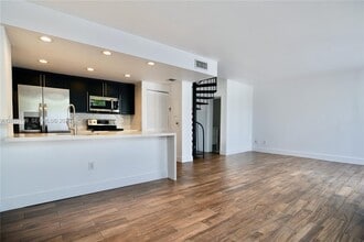 Building Photo - 3186 Bird Ave