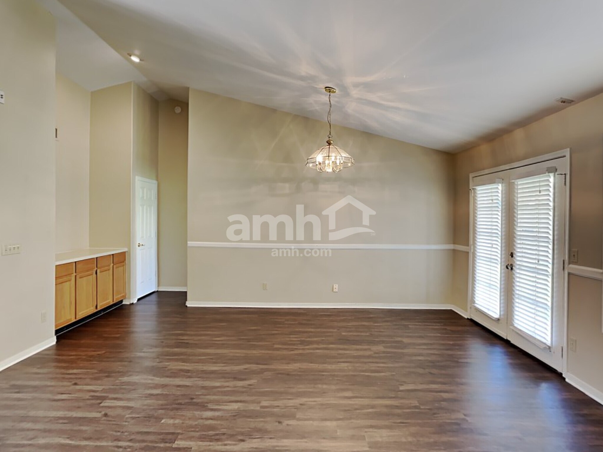 Building Photo - 4038 E Encinas Ave