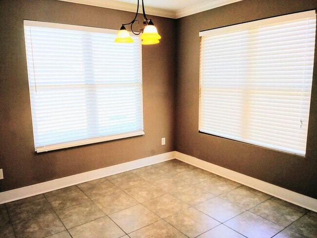 Building Photo - 6511 Ridgeview Ln in Park Lake Neighborhood