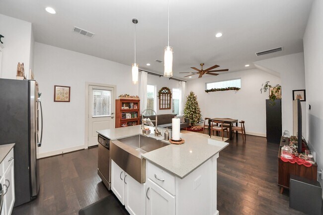 Building Photo - 9448 Kerrwood Ln