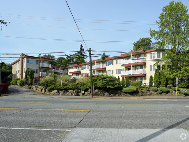 Primary Photo - Magnolia Manor Apartments