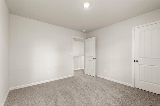 Building Photo - 348 Belmont Dr