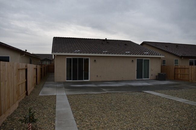 Building Photo - 823 Benina Ct