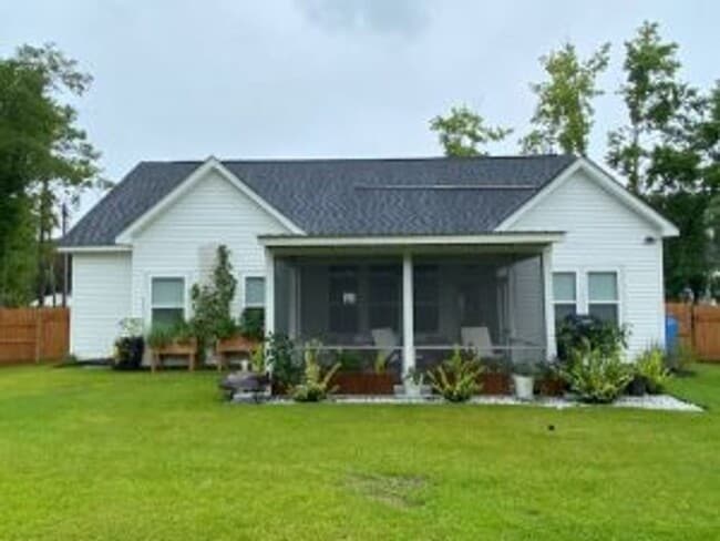 Building Photo - Fenwick Hills