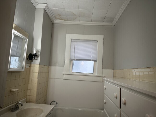 Building Photo - 2206 N 11th St