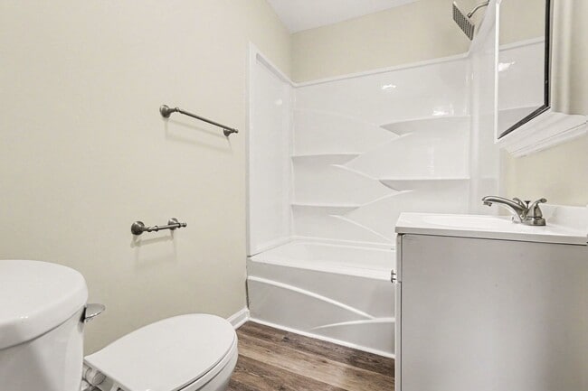Building Photo - Updated 2BR Townhome Minutes from Central Park & Mary Washington Hospital!