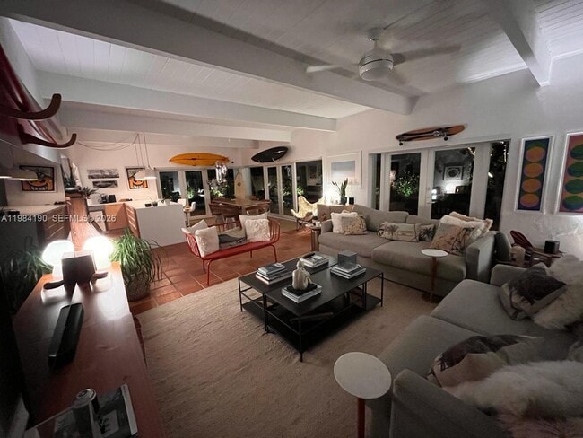 Building Photo - 240 Greenwood Dr