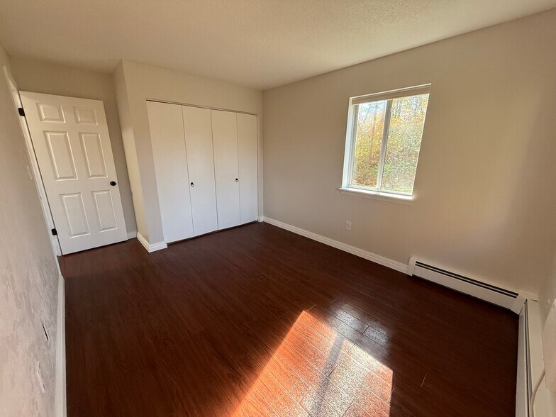 Building Photo - 1 Sundance Dr