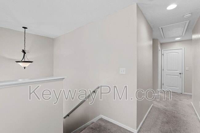 Building Photo - 1468 Collins Dr