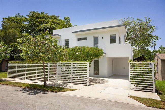Building Photo - 3823 Thomas Ave