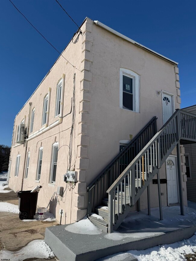 Building Photo - 120 N Congress Ave