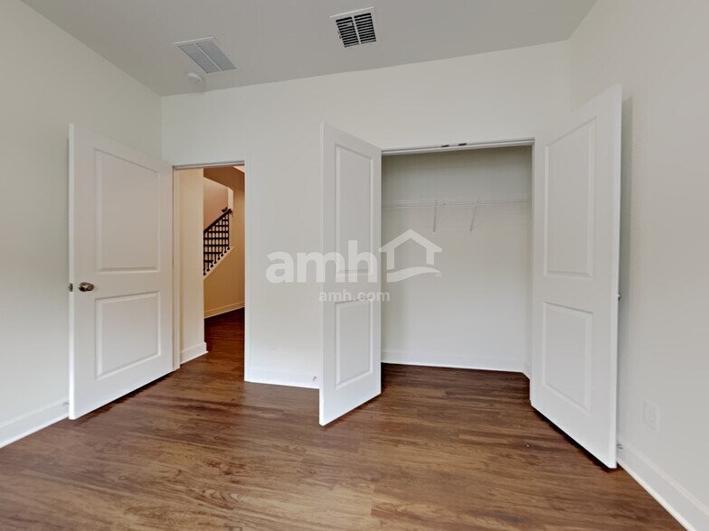 Building Photo - 567 Tumbled Stone Way