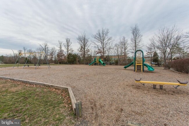 Building Photo - 10136 Pale Rose Loop