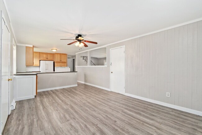 Building Photo - 3270 W 92nd Pl