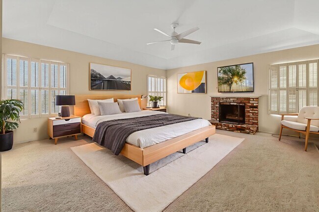 Building Photo - 5BR; 3BA Pool Home with Stunning Views in ...