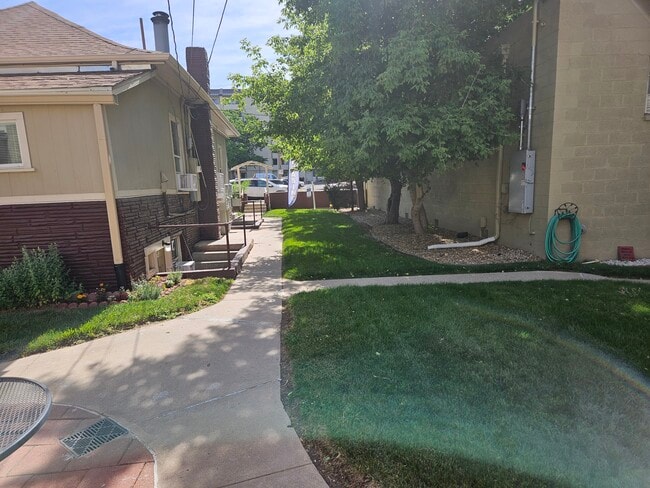 Lincoln Terrace Courtyard - Lincoln Terrace