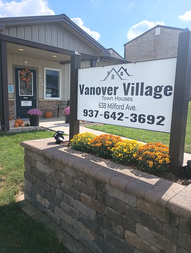 Building Photo - Vanover Village Townhouses