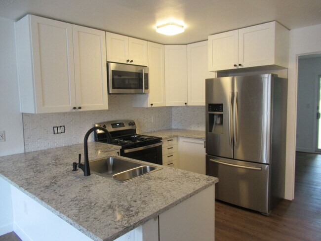Building Photo - Adorable 1 bedroom with W/D
